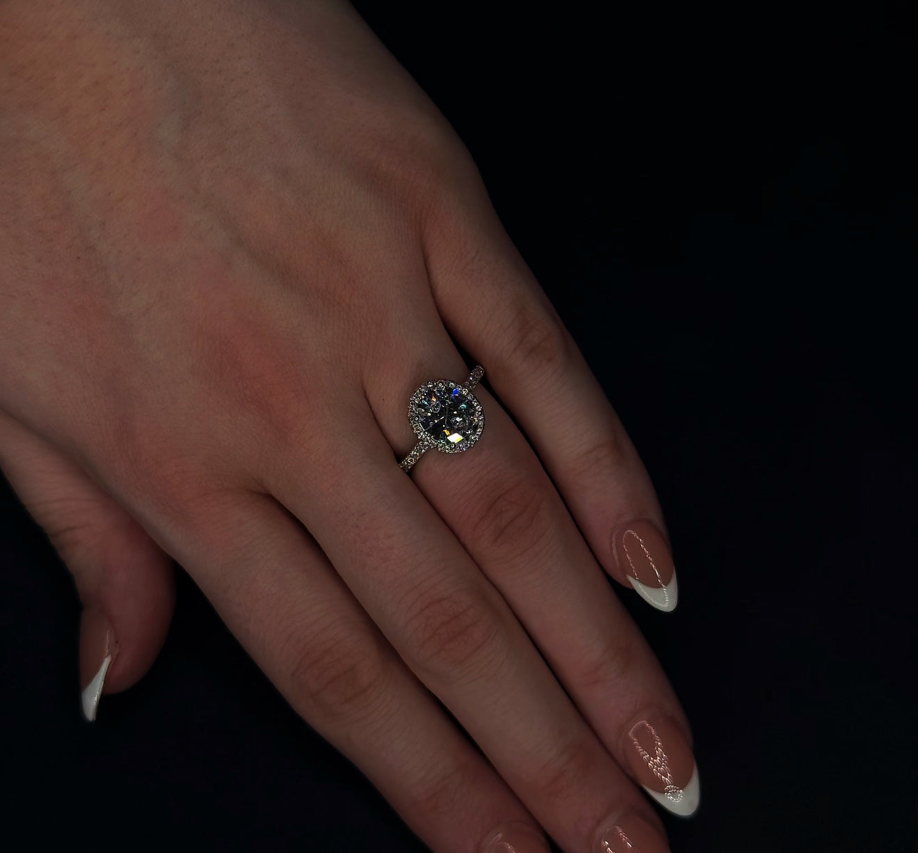 Istanbul - 2.8 Carat Oval
